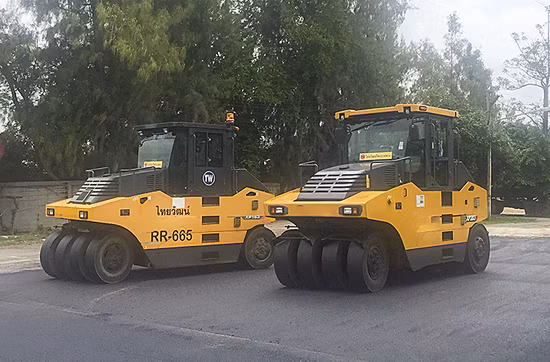 Rodillo vibratorio totalmente hidráulico con neumáticos